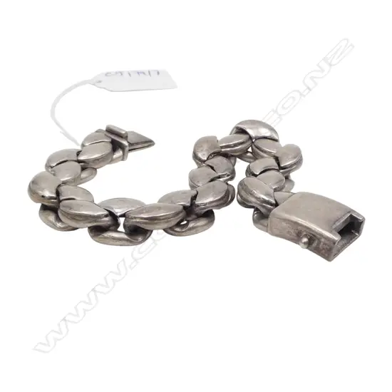 HEAVY 925 SILVER FLAT LINK BRACELET, PUSH CLASP WITH SAFETY. 116gm L.215mm