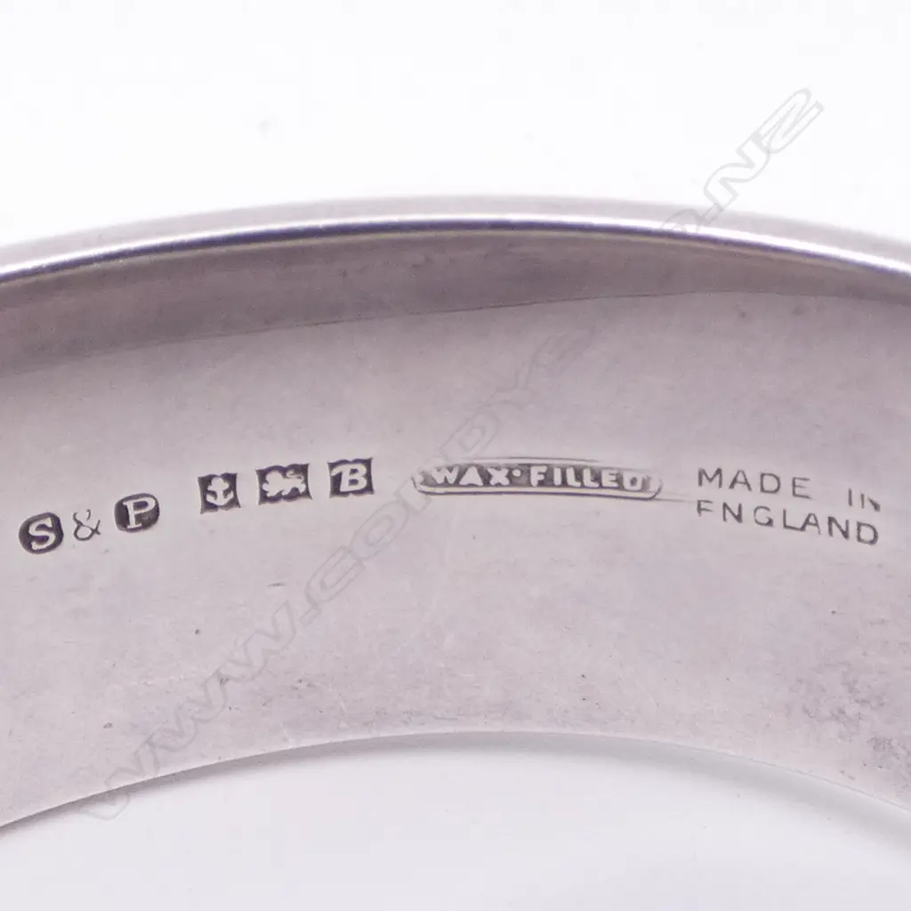 VINTAGE STG SILVER ENGRAVED HINGED BANGLE, wax filled. 47.63gm Image 1++