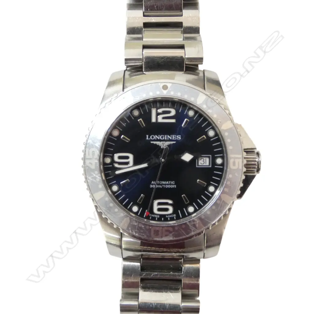 LONGINES HYDROQUEST AUTOMATIC DIVER 300M WRISTWATCH, BOXED, NEEDS SERVICE, BEZEL SHOWING DAMAGE Image 1++