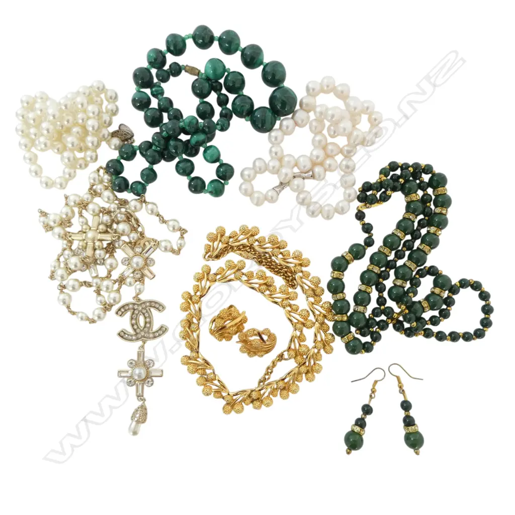 6 NECKLACES + PR EARRINGS Image 1++