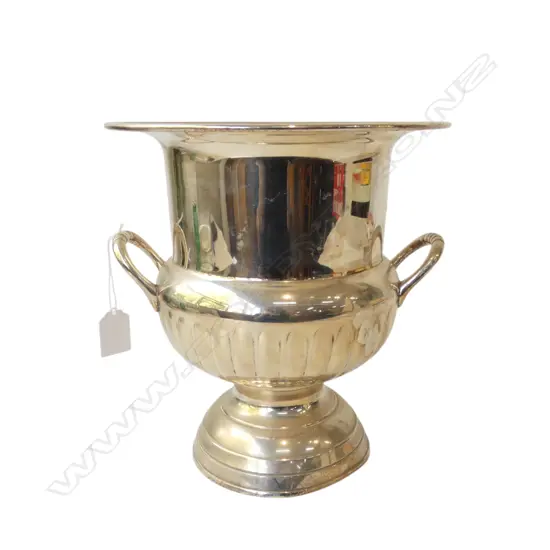 AVONDALE JOCKEY CLUB - EQUINET INTERNATIONAL AVONDALE GUINEAS - 6.12.97 CUP H.245mm