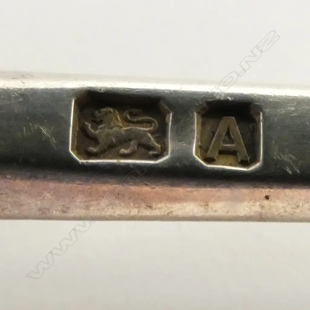 LONDON 1936 SILVER SEAL TOP SPOON copy of 1552 'Armourers & Braziers Company' spoon. 60gms. Image 1++