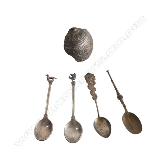 SILVER w WOODEN INTERIOR BEETLE NUT BOX, 65.57gm + 4 NOVELTY TEASPOONS - 1 SILVER