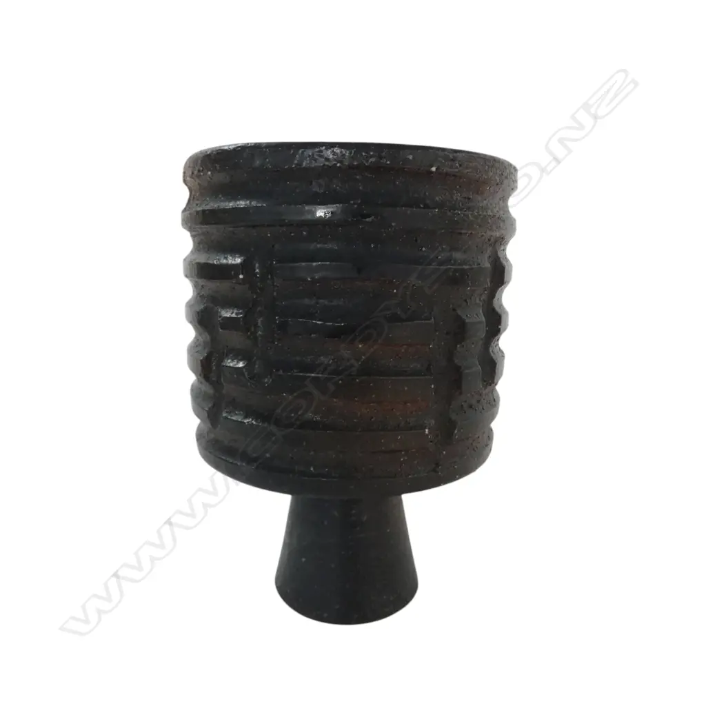 MID CENTURY JAPANESE BRUTALIST VASE, H.190mm, signed  Image 1++