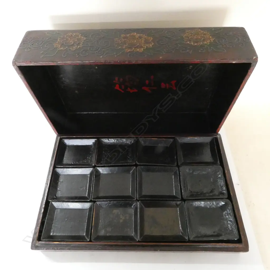 VINTAGE TIBETAN LAQUERED BOX W.445mm Image 1++
