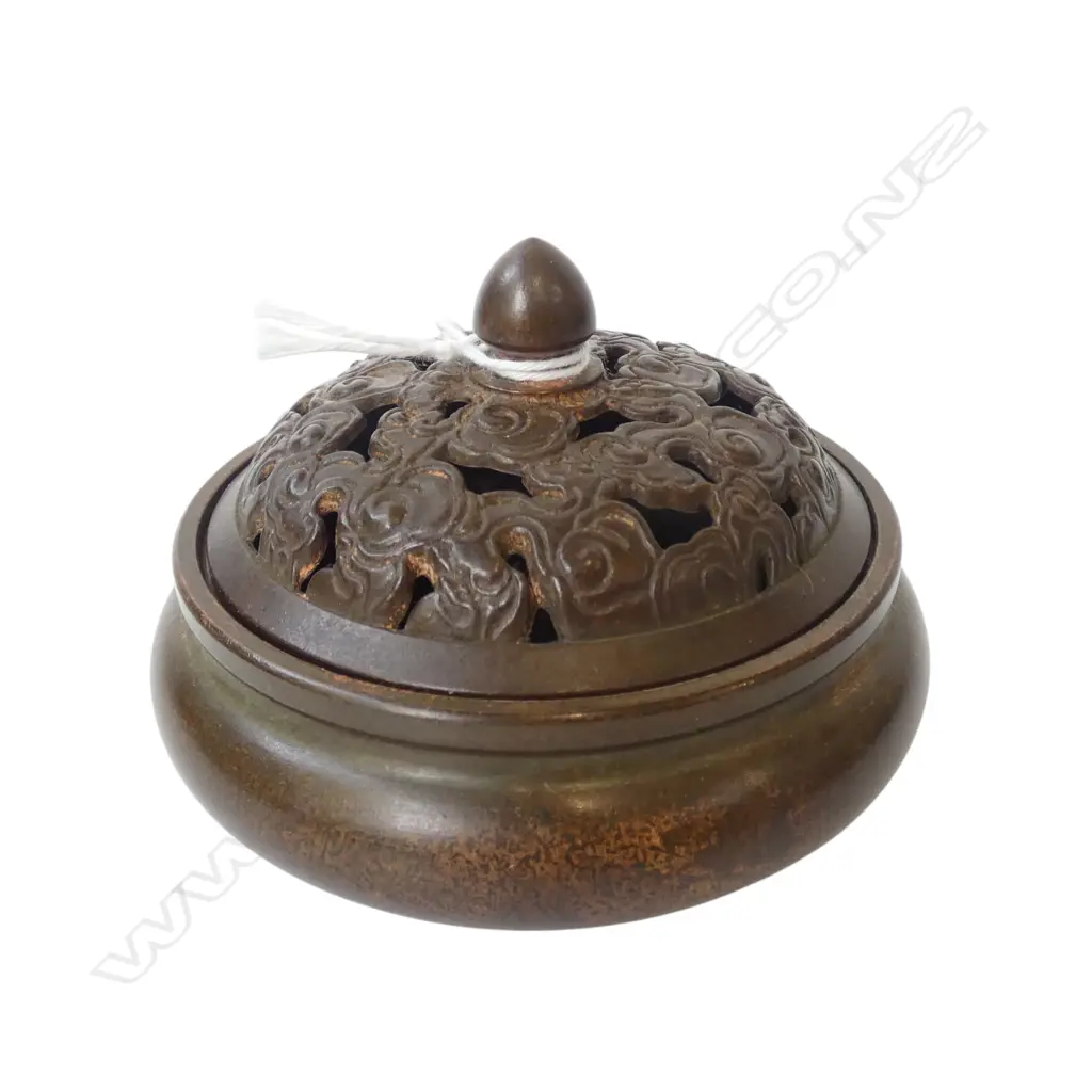 SMALL BRONZE ORIENTAL INCENSE BURNER Image 1++