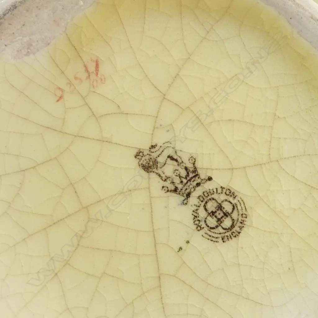 3 ROYAL DOULTON JUGS; JESTER, QUEEN PAT. & OWL + ROYAL DOULTON COLLECTORS CLUB PLAQUE H.170mm Image 1++