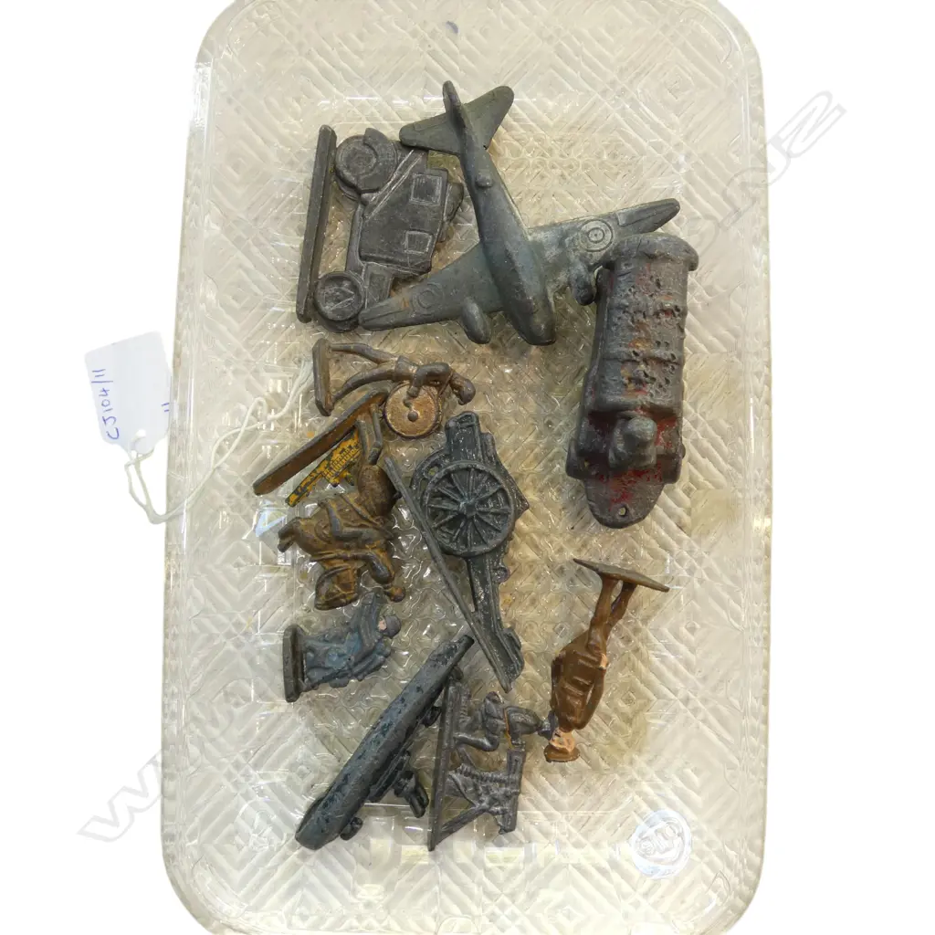 11 VINTAGE LEAD TOYS MILITARY, PLANE, SHIP, CANNON, SOLDIERS ETC, L.82MM (PLANE) Image 1++