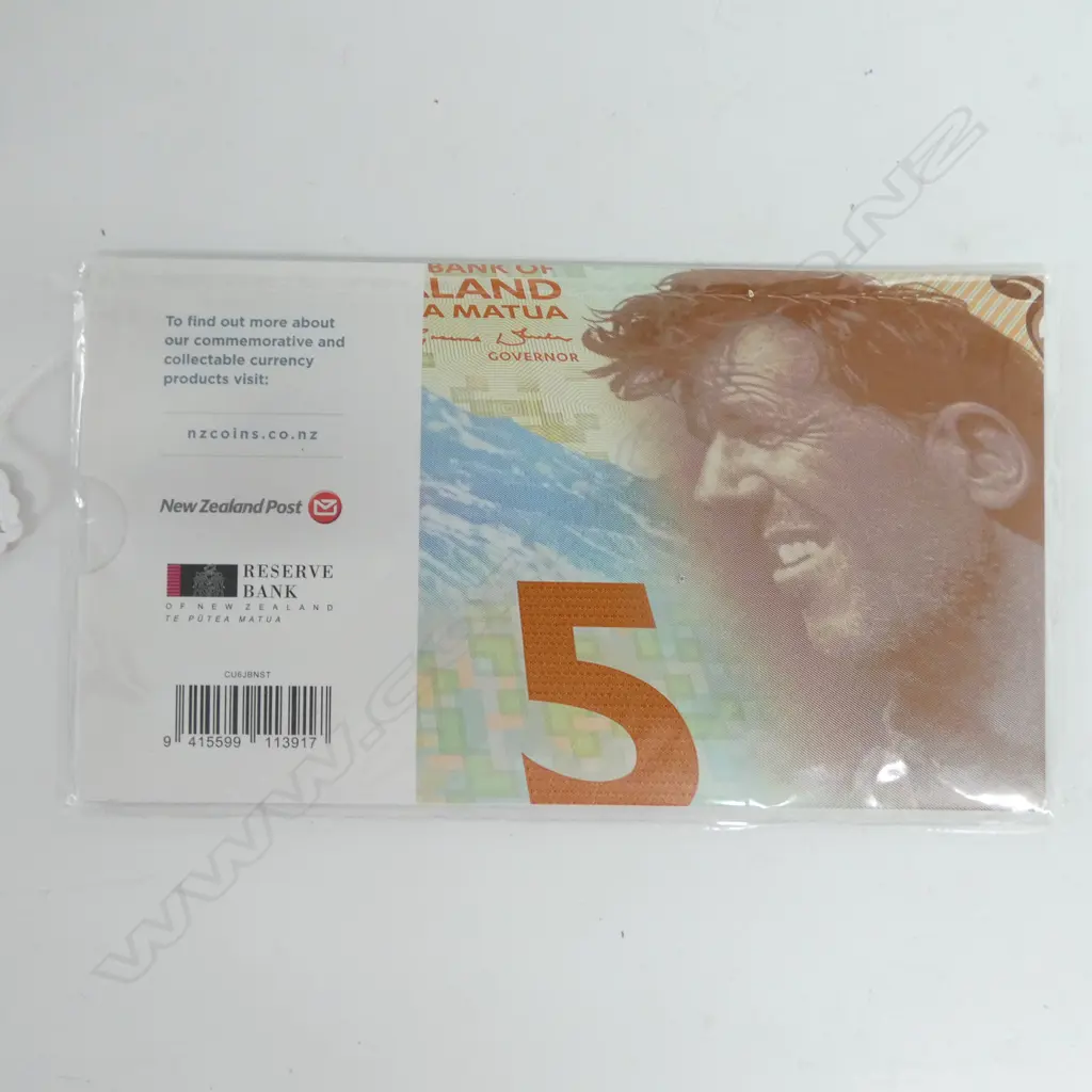 N.Z. 2016 MATCHED NUMBER BANKNOTE SET sealed Image 1++