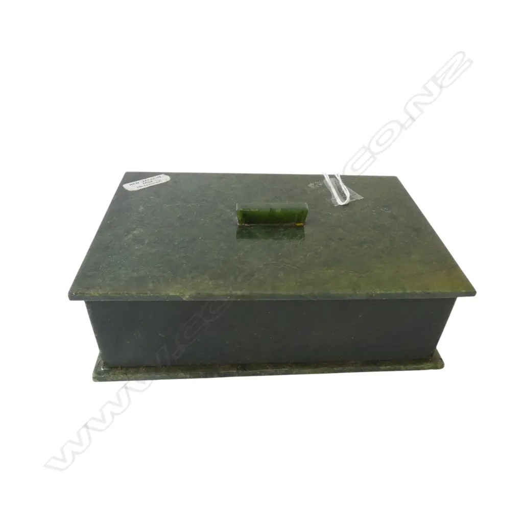 NEW ZEALAND POUNAMU LIDDED BOX labelled 'jade' 145 x 95 x 5mm Image 1++