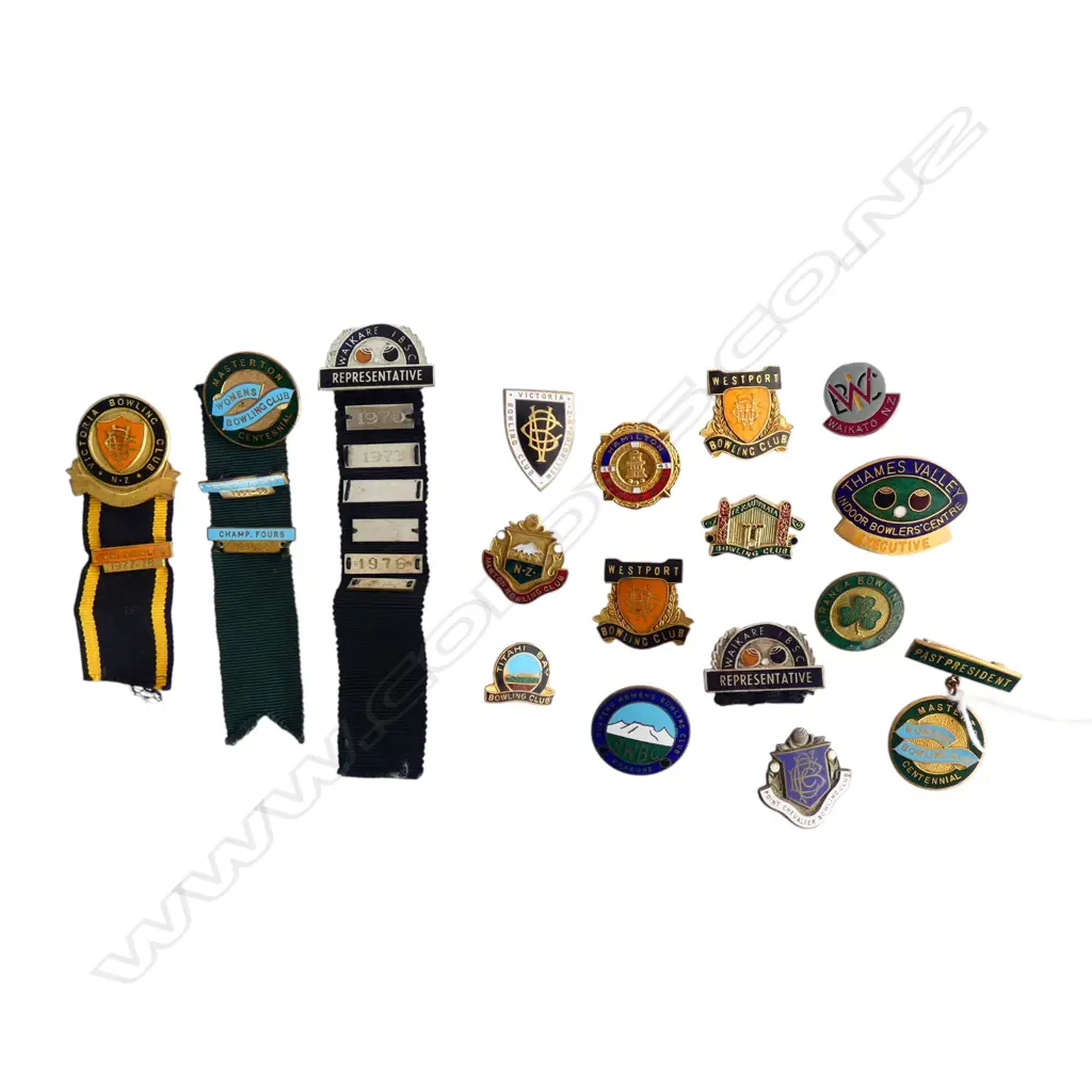 17 ASST. NZ BOWLING BADGES Image 1++