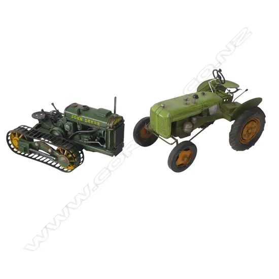2 METAL TRACTORS L.360mm