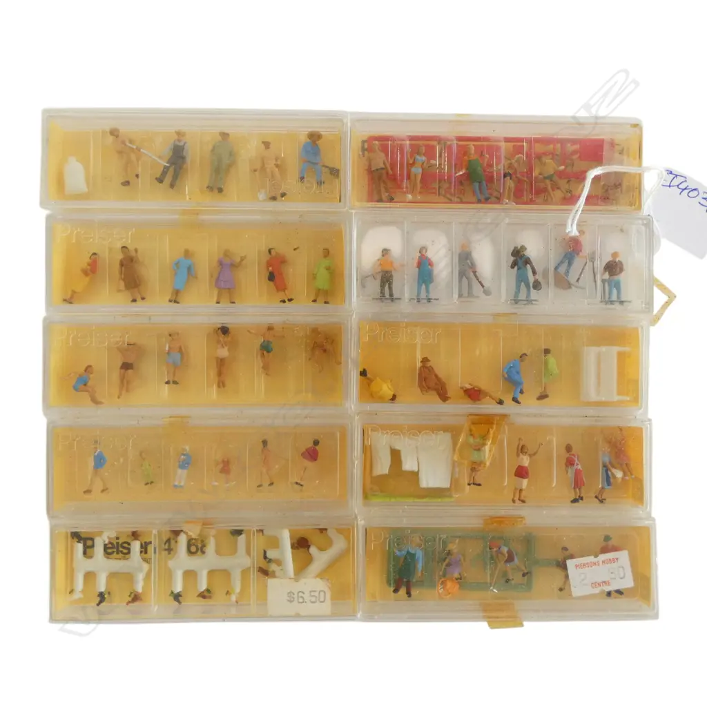 10 CASED HO PREISER MINIATURE FIGURINES  Image 1++