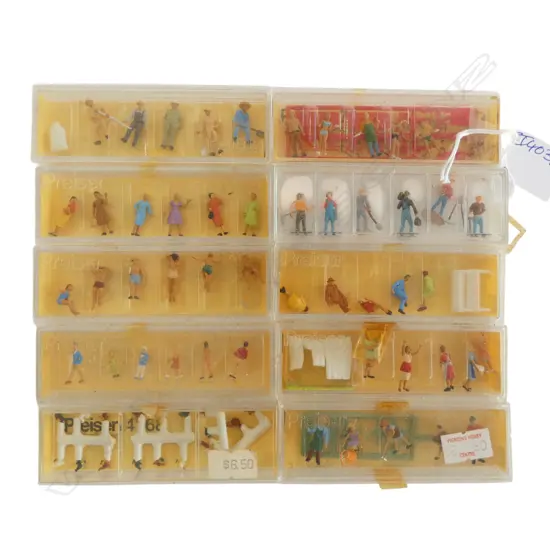 10 CASED HO PREISER MINIATURE FIGURINES 