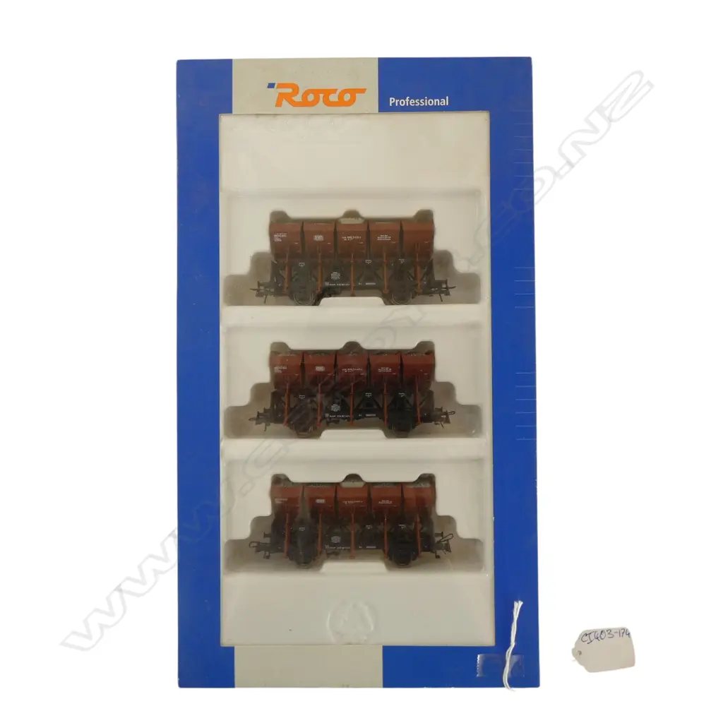 BOXED ROCO DB HO 3 WAGON SET 44131 Image 1++