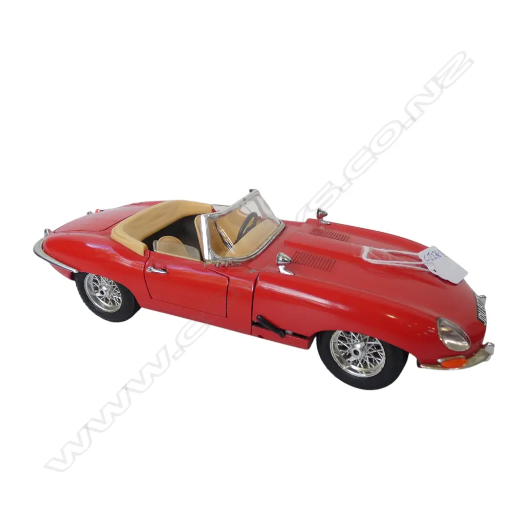 QUALITY DIECAST BURAGE ITALIAN MODEL JAGUAR E CAR scale 1/18255mm Image 1++
