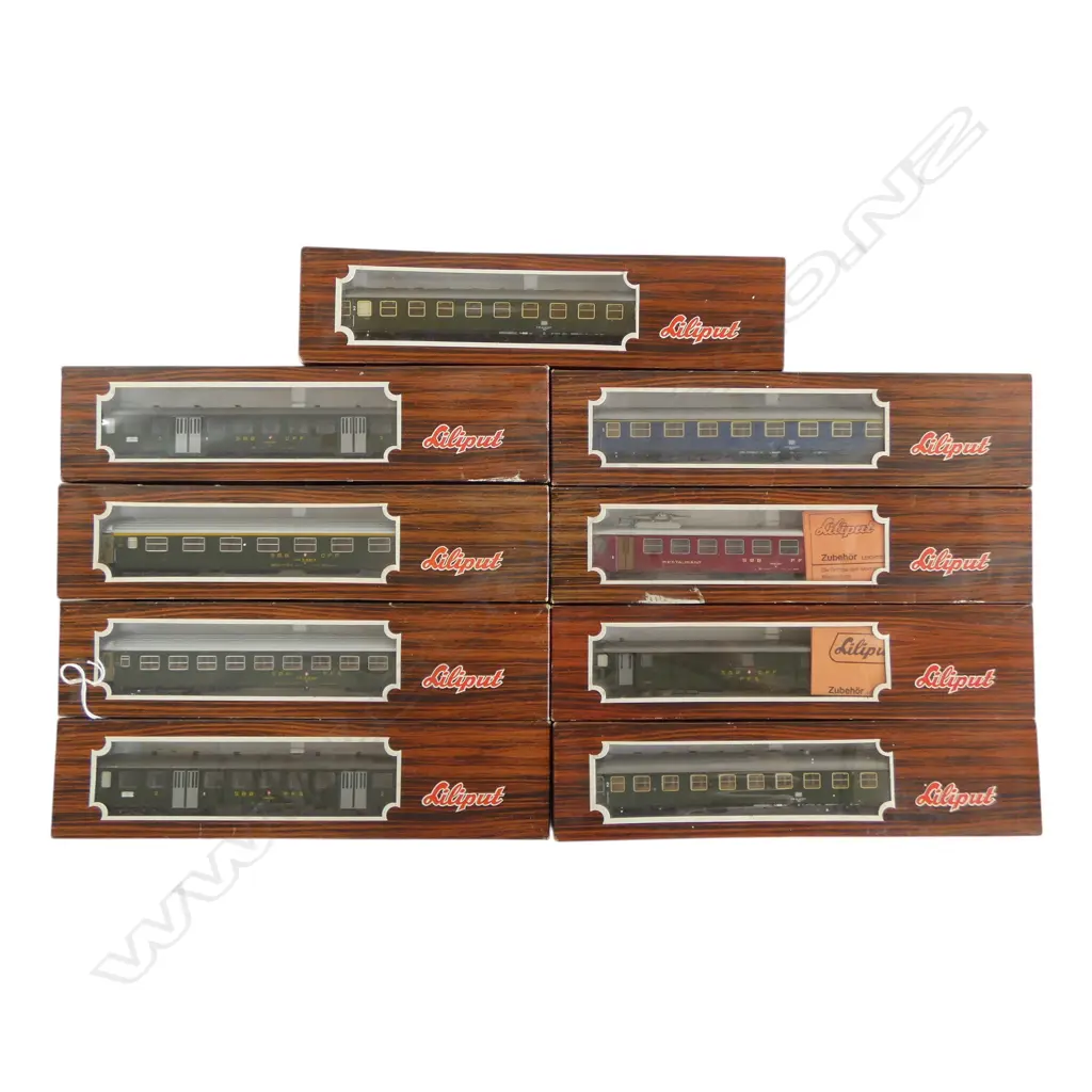 9 BOXED LILIPUT COACHES... Image 1++