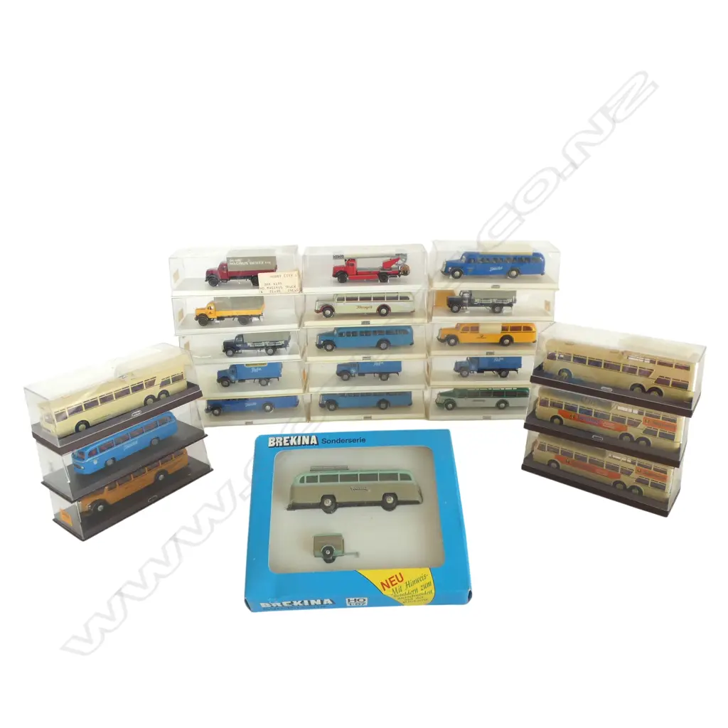22 CASED BREKINA MODEL VEHICLES Image 1++