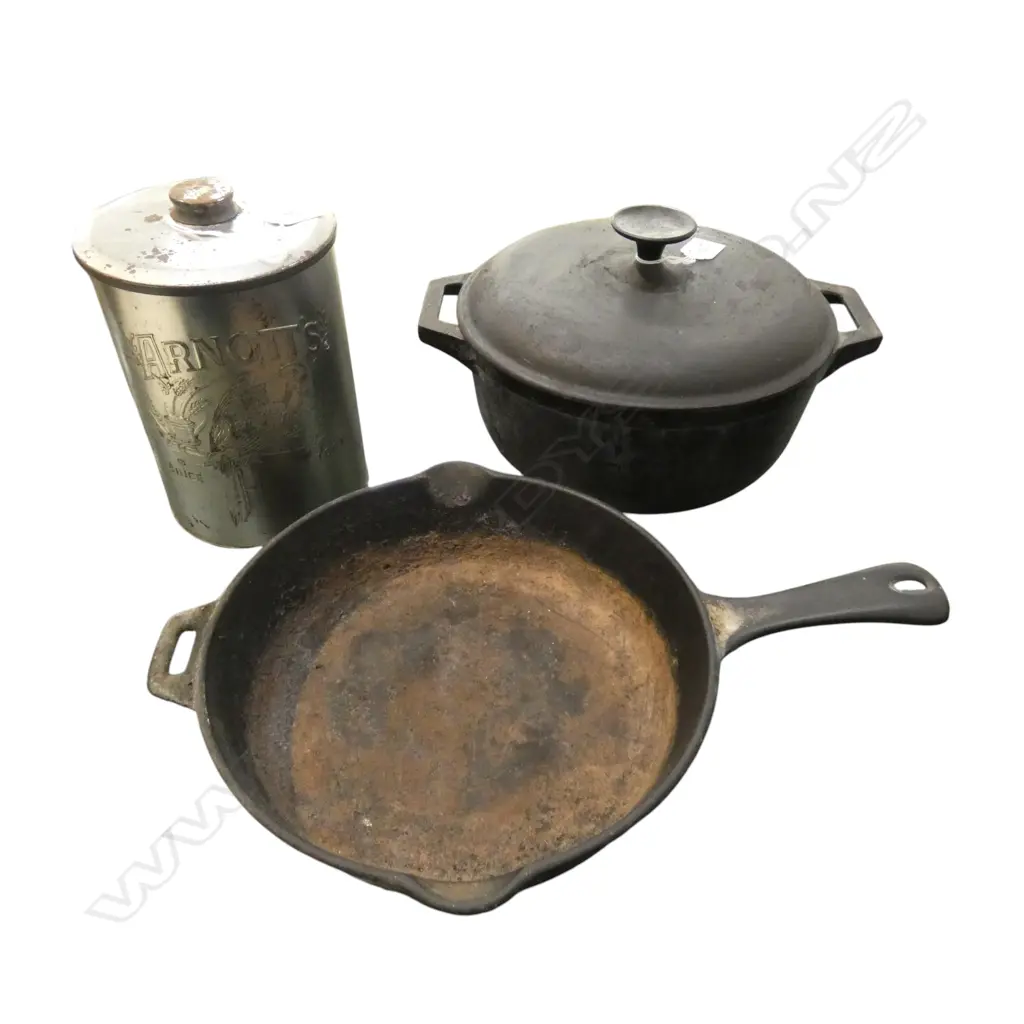 CAST IRON FRY PAN & LIDDED COOKING POT + ARNOTT'S TIN Image 1++