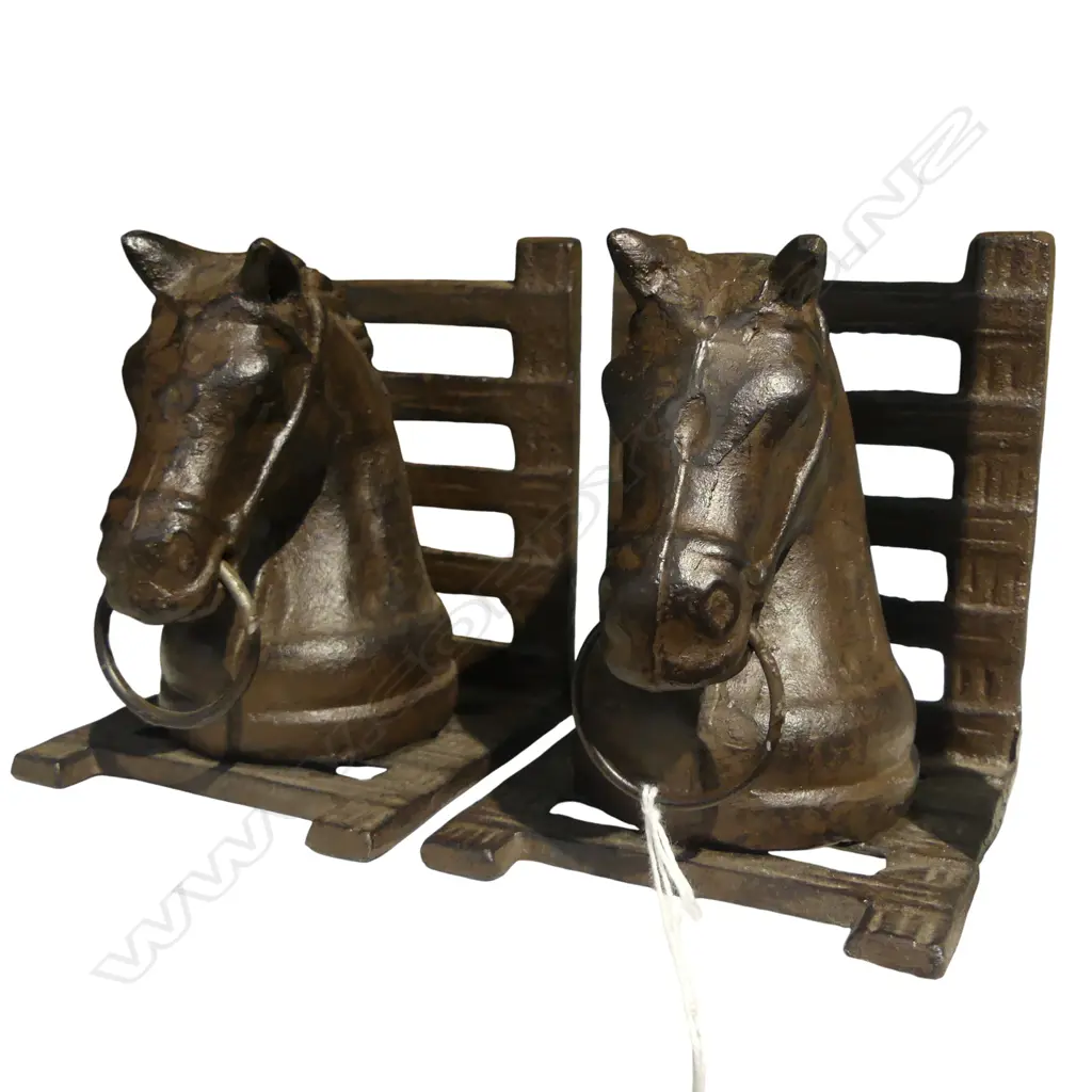PR CAST IRON HORSE HEAD BOOK ENDS H.140mm Image 1++