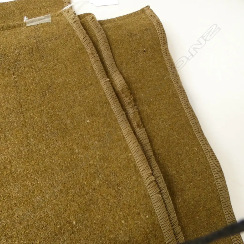 MILITARY GREEN WOOL BLANKET - FAULTS Image 1++