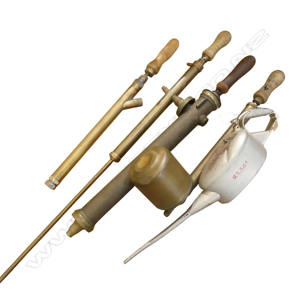 4 VINTAGE BLOWERS + OIL DISPENSER  Image 1++