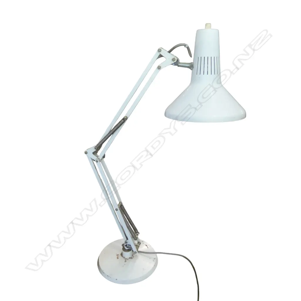 ANGLE POISE LAMP H 750 MM SOME RUST MARKS TO BASE Image 1++