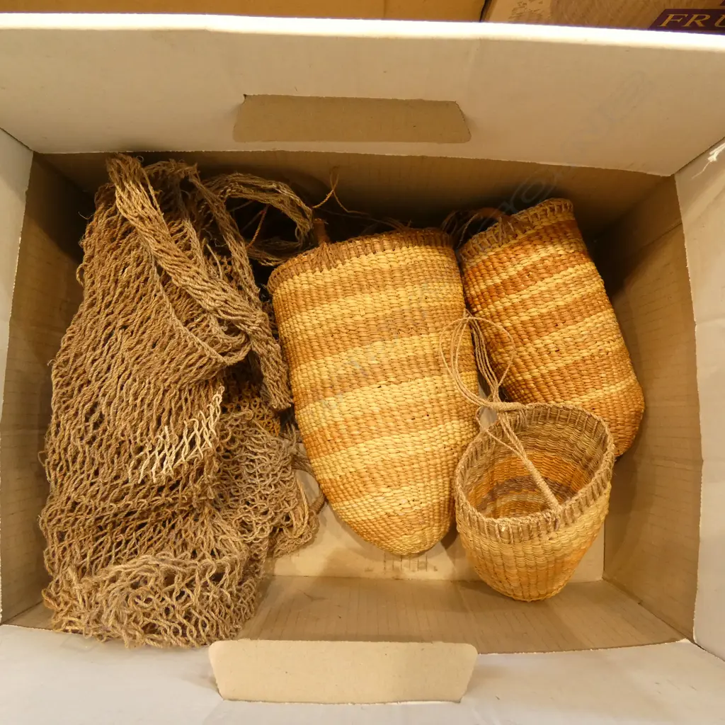 4 WOVEN BASKETS + 3 BILUM BAGS Image 1++