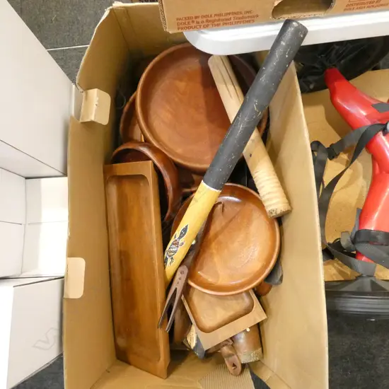 ASST. WOODEN ITEMS; TRIBAL, BOWLS ETC