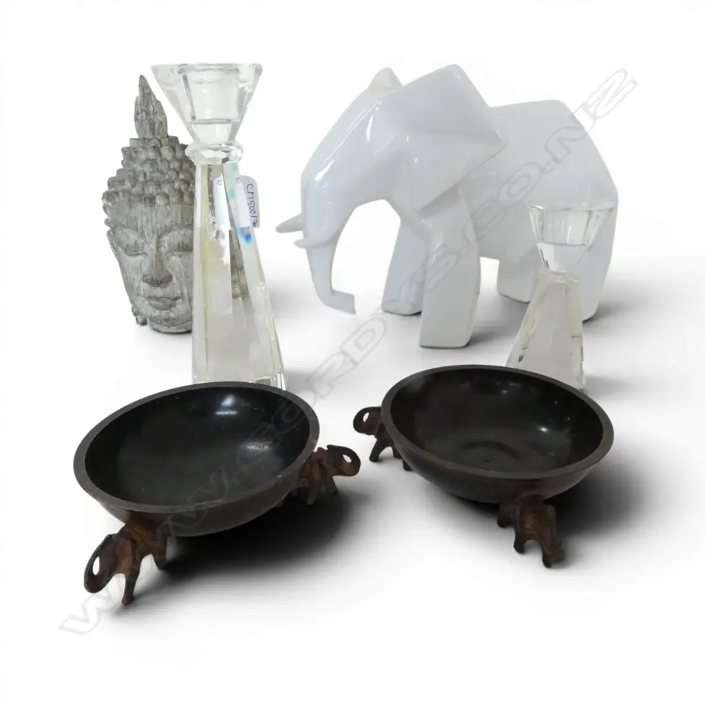 6 DECOR PCES; WHITE CERAMIC ELEPHANT H.200mm, 2 CANDLESTICKS, 2 METAL DISHES, WOODEN BUDDHA HEAD H.195mm Image 1++