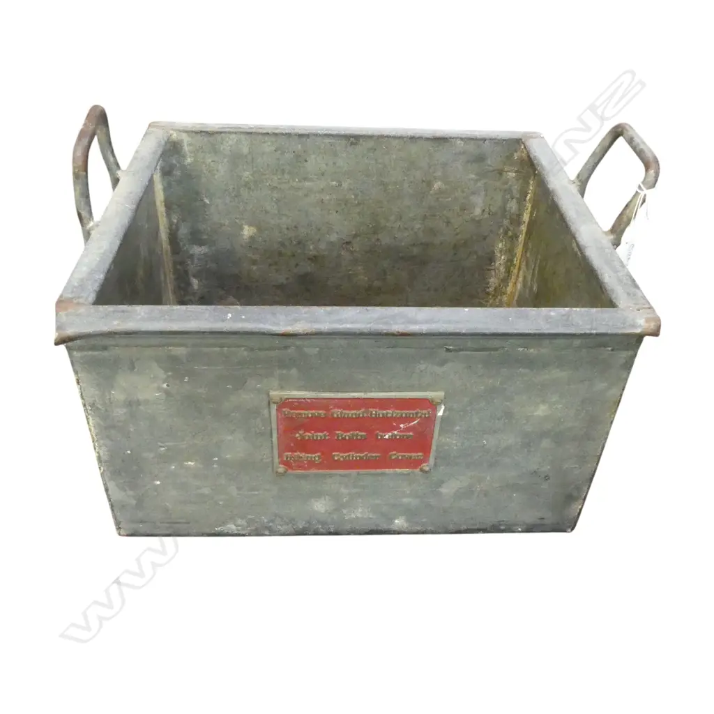 HEAVY METAL BASKET plaque reads 'remove giand horizontal join bolts before lifting cylinder cover' 480x380mm Image 1++