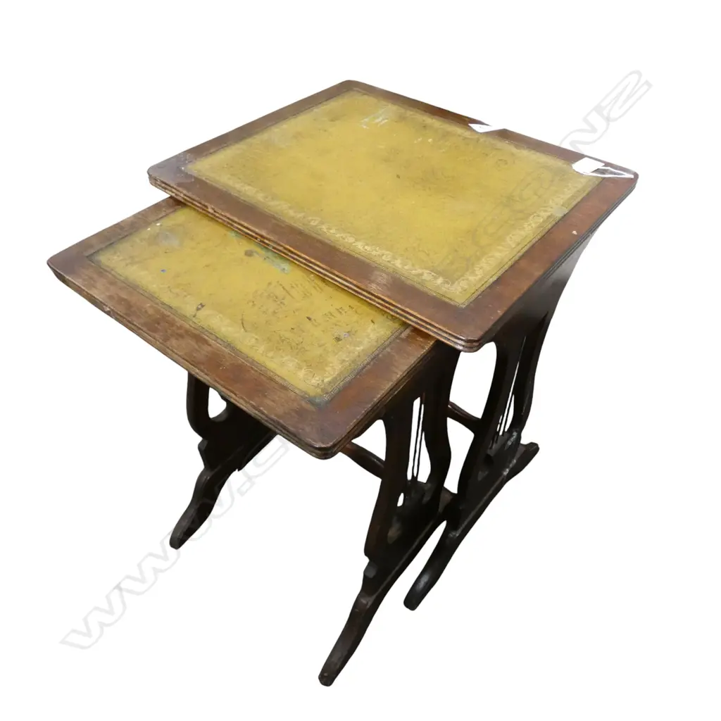 2 REGENCY STYLE NESTING TABLES W.425mm Image 1++