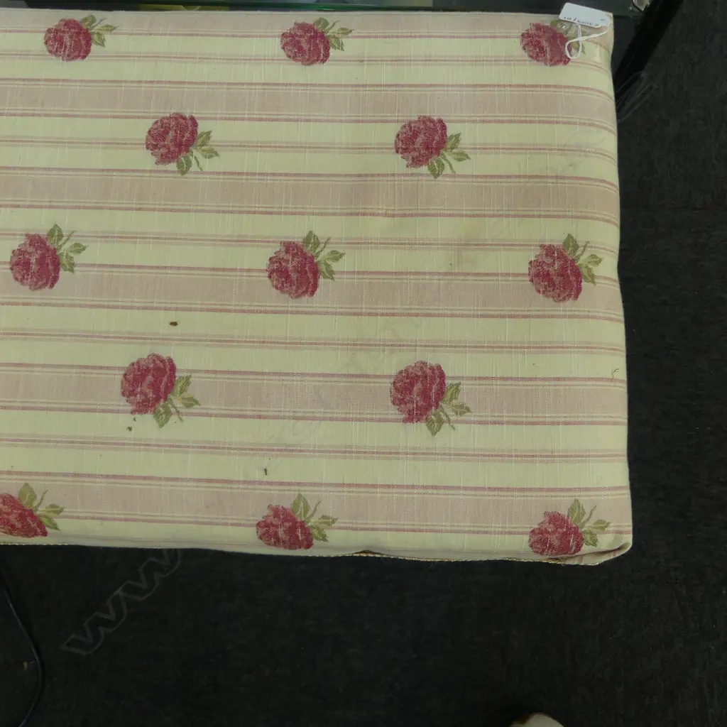 LONG UPHOLSTERED STOOL L.800mm Image 1++