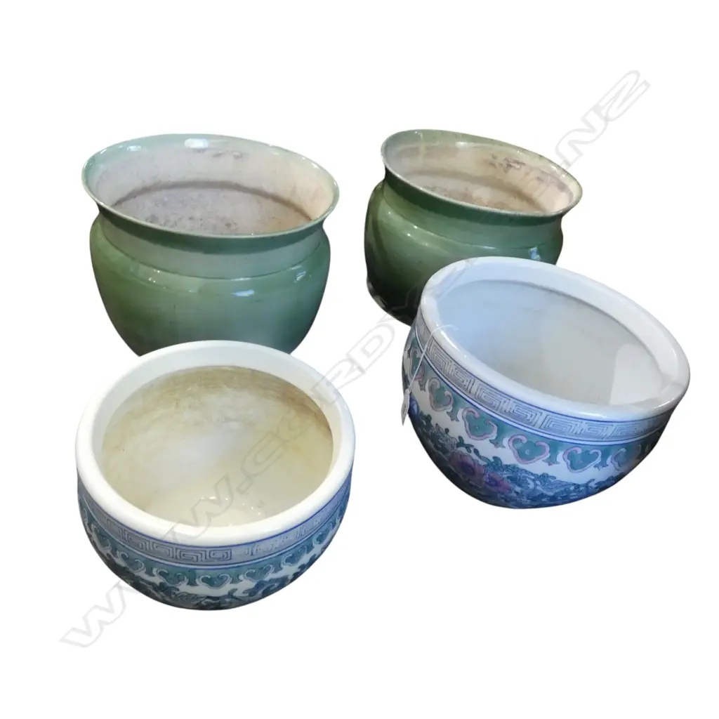 4 GARDEN POTS H.180mm + 1 SAUCER Image 1++