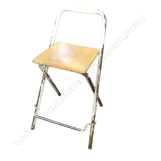 VINTAGE ITALIAN FOLDING STOOL