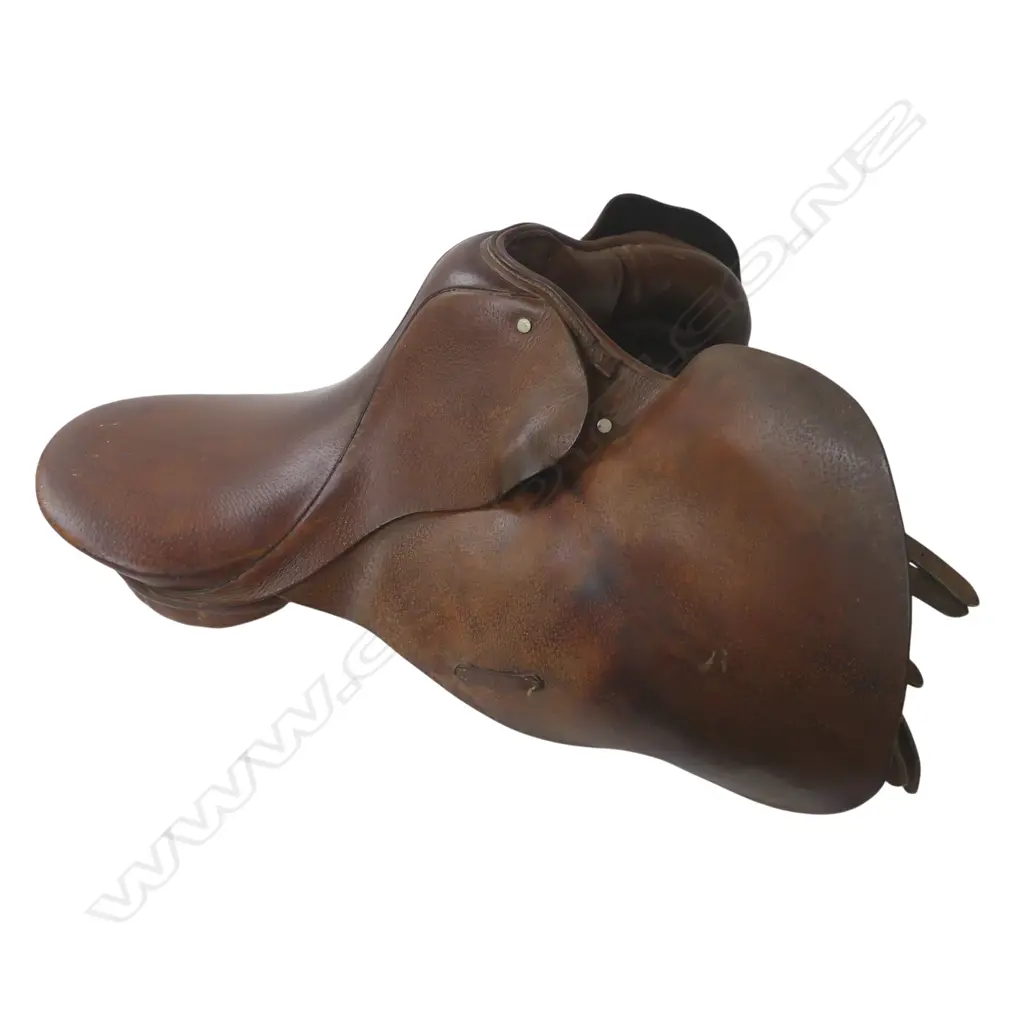 LEATHER HORSE SADDLE Image 1++