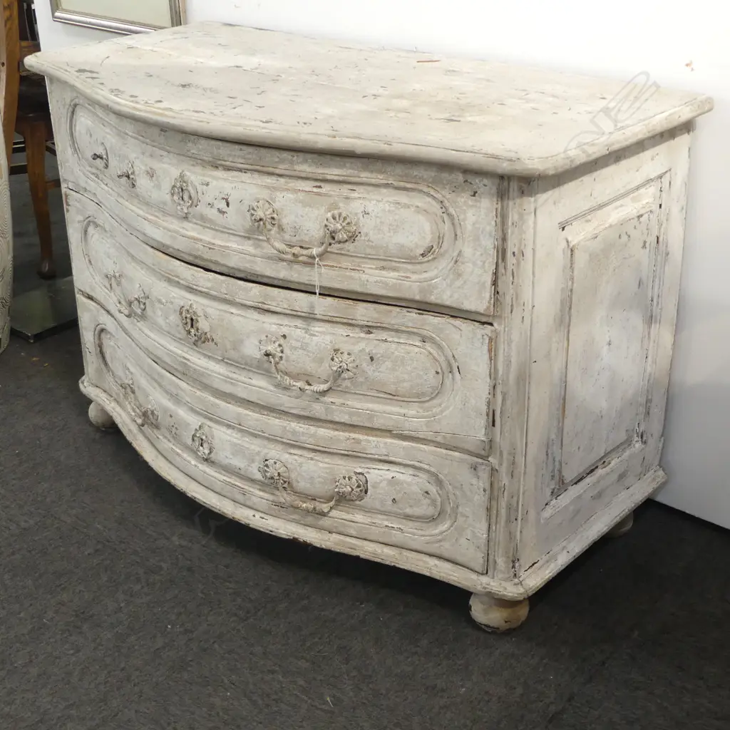 DISTRESSED BOW FRONT CHEST OF DRAWERS 1150x580x770mm Image 1++