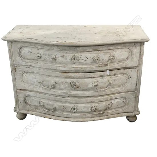 DISTRESSED BOW FRONT CHEST OF DRAWERS 1150x580x770mm