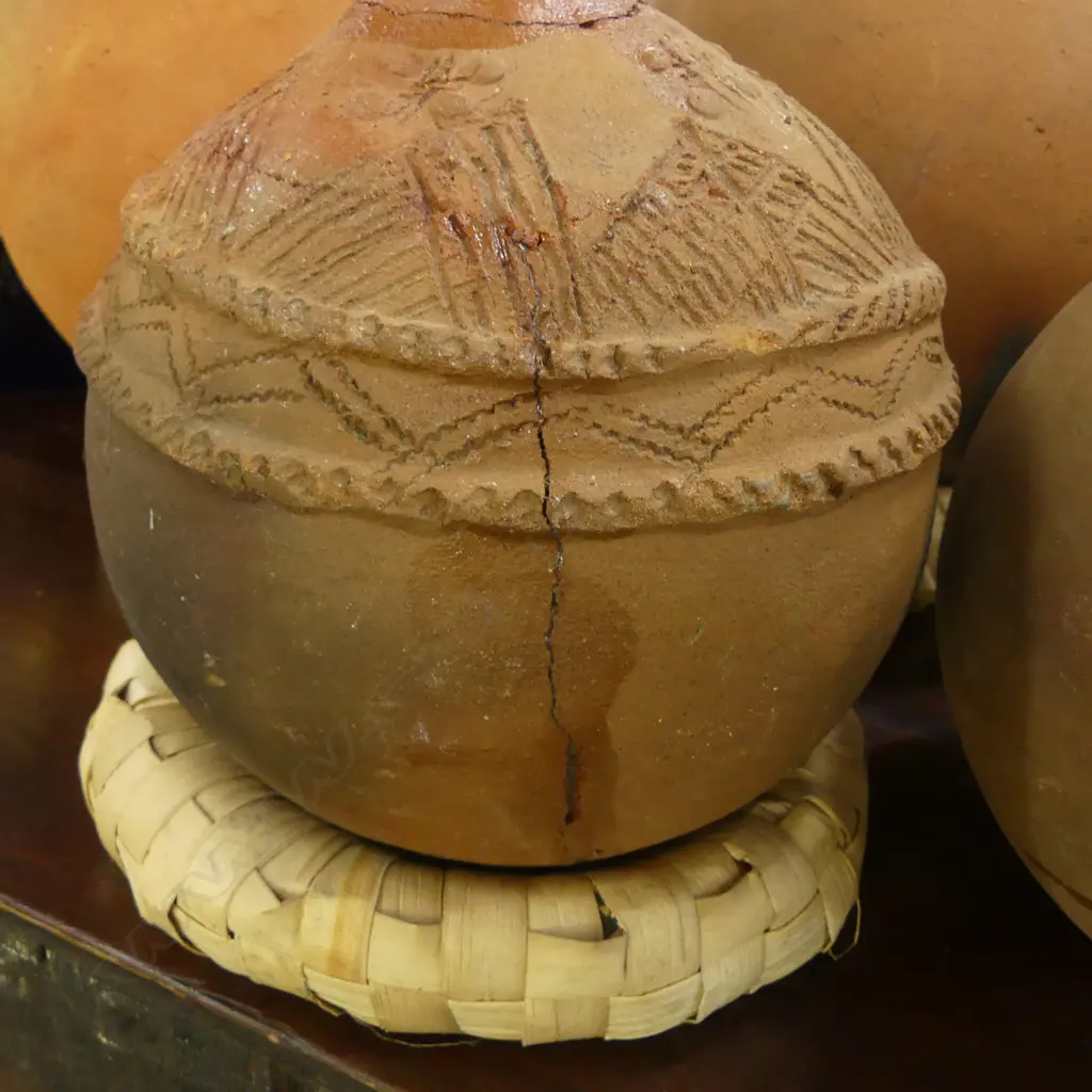 4 FIJIAN EARTHENWARE POTS on 3 on WOVEN RING BASES used for water, H.200-250mm Image 1++
