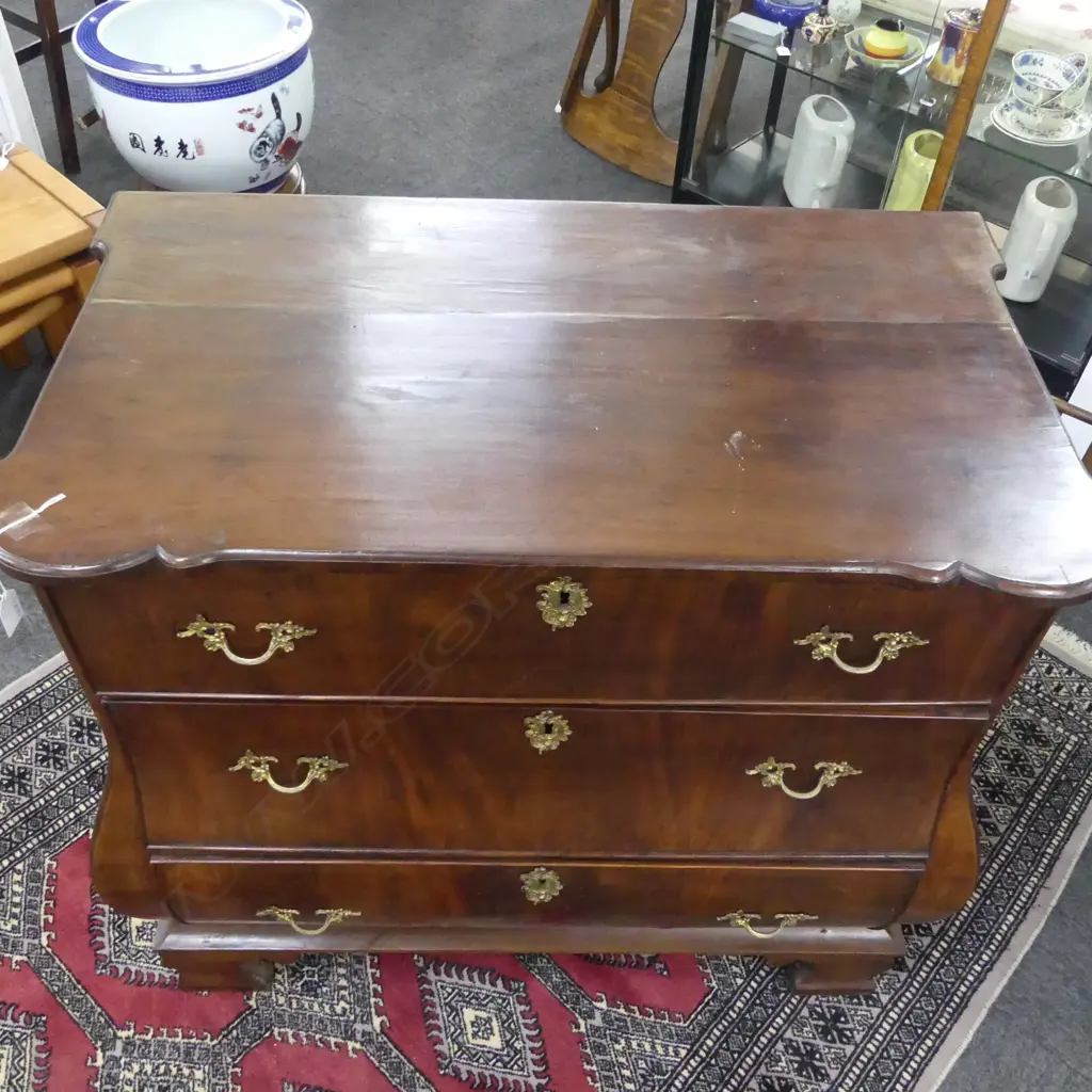ANTIQUE MAHOGANY BOMBE COMMODE 880x500x790mm Image 1++