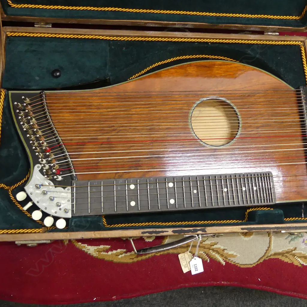 ZITHER STRINGED INSTRUMENT 580x300mm, CASED Image 1++