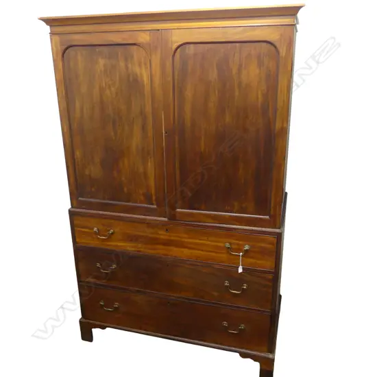 ANTIQUE LINEN PRESS 1220x600x1970mm