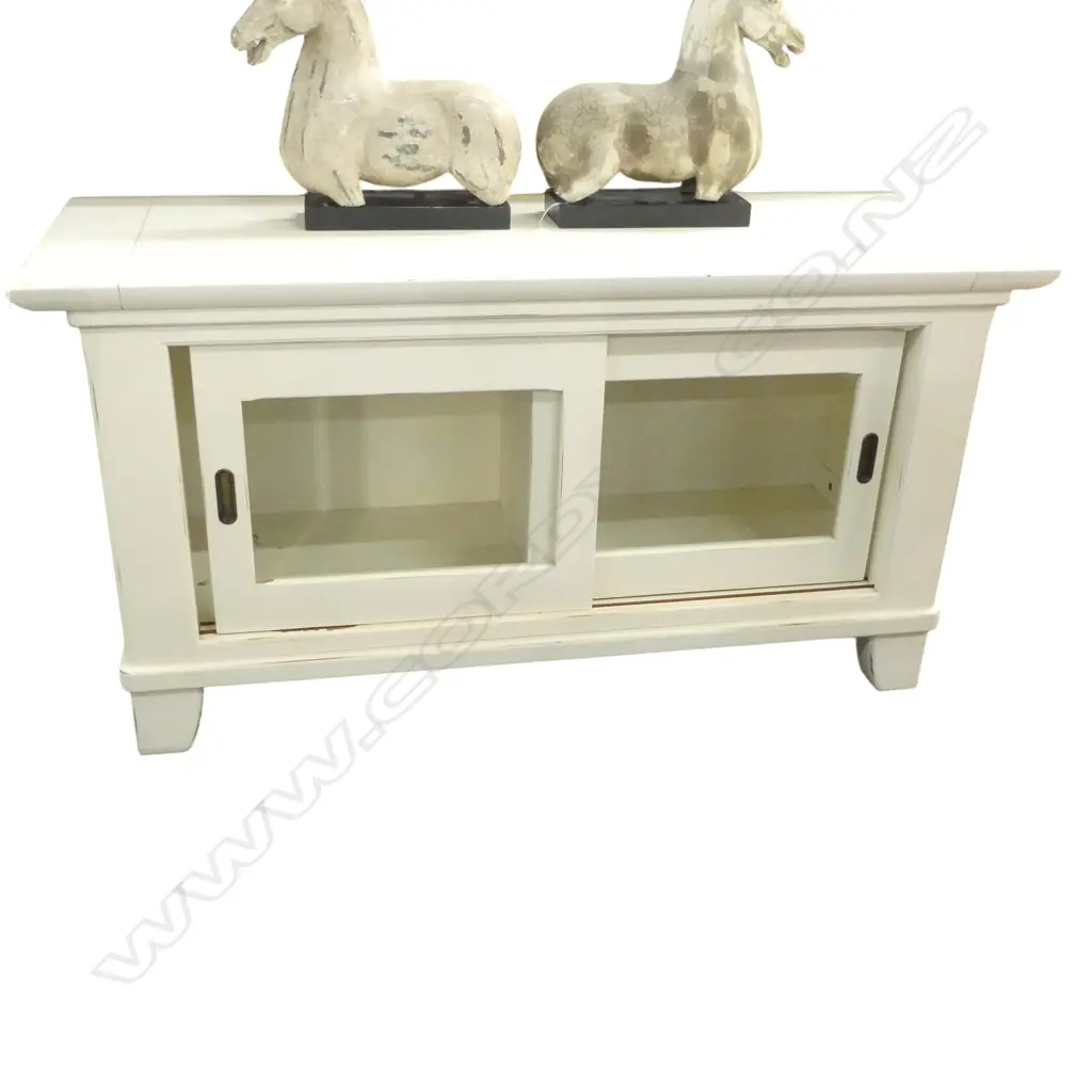 WHITE PAINTED CABINET 1420x550x730mm Image 1++