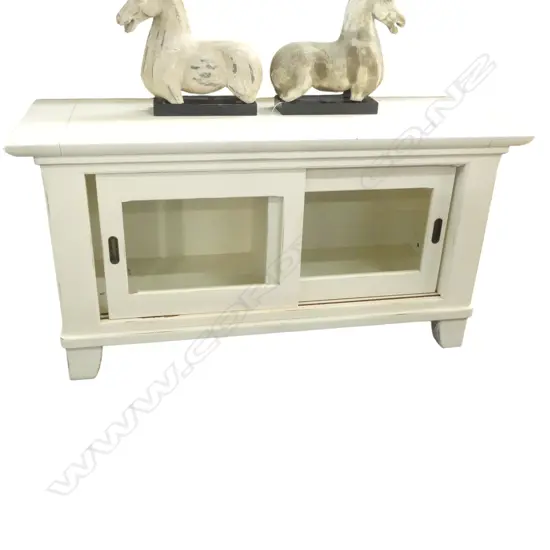 WHITE PAINTED CABINET 1420x550x730mm