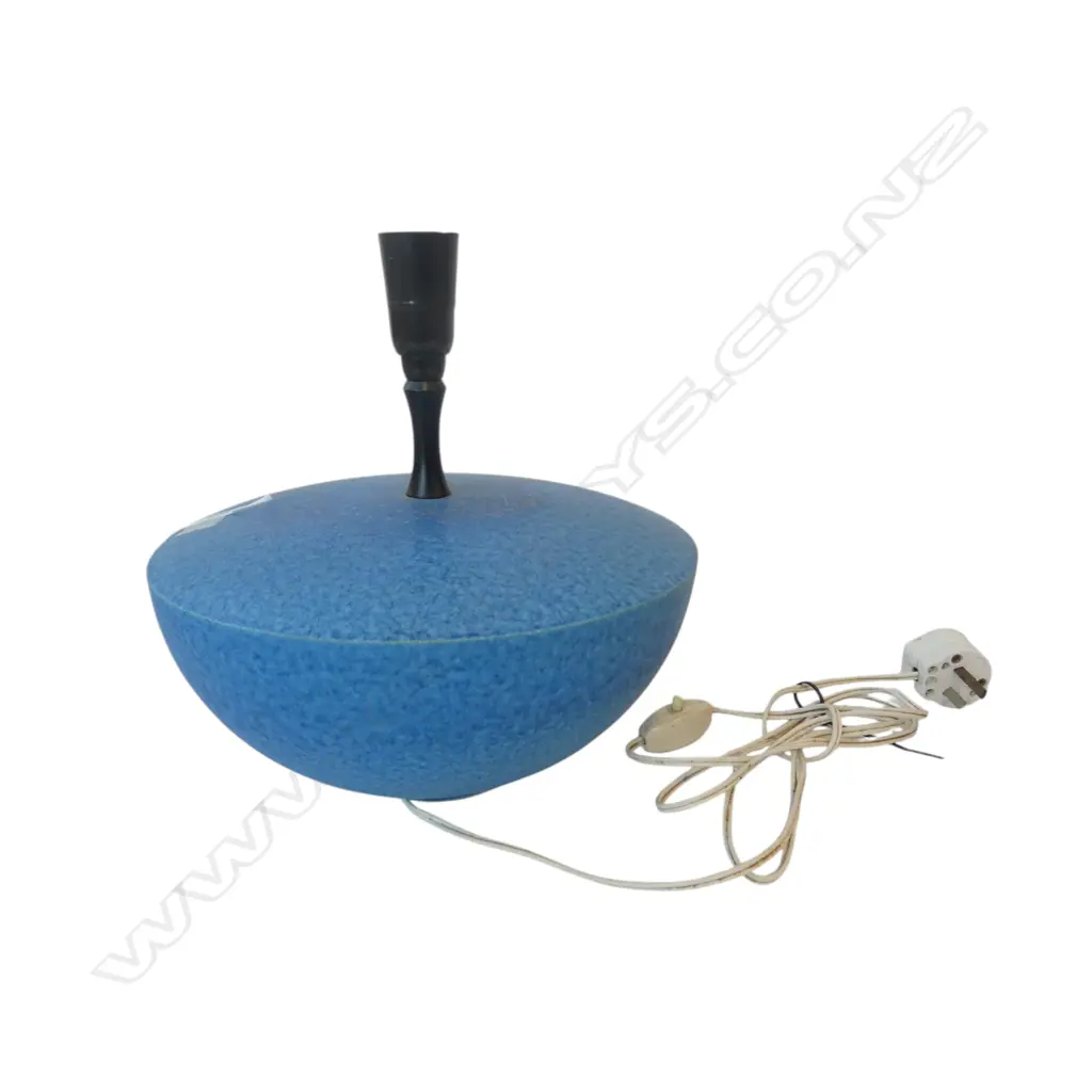 TABLE LAMP w. BLUE CERAMIC BASE 280mm dia NO SHADE Image 1++