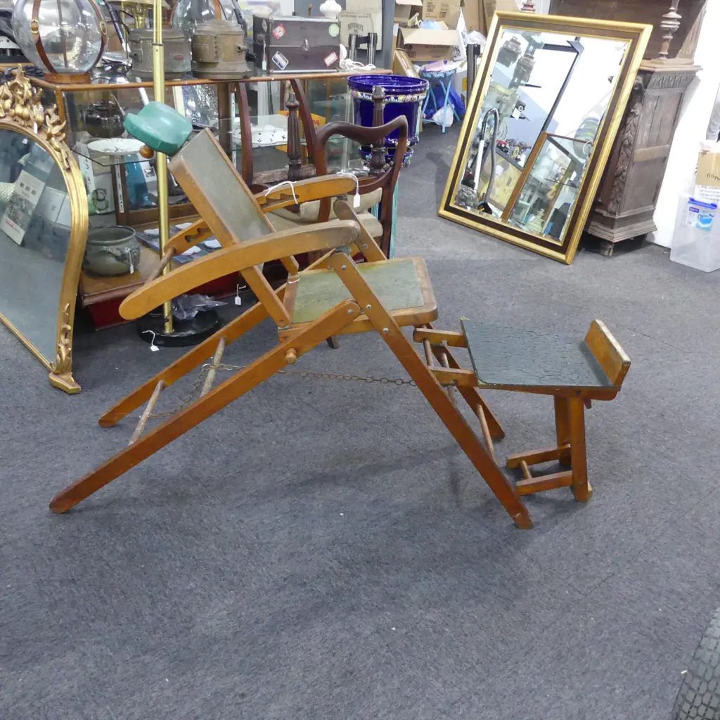VINTAGE FOLDING DENTIST CHAIR w. STOOL H.1070mm Image 1++