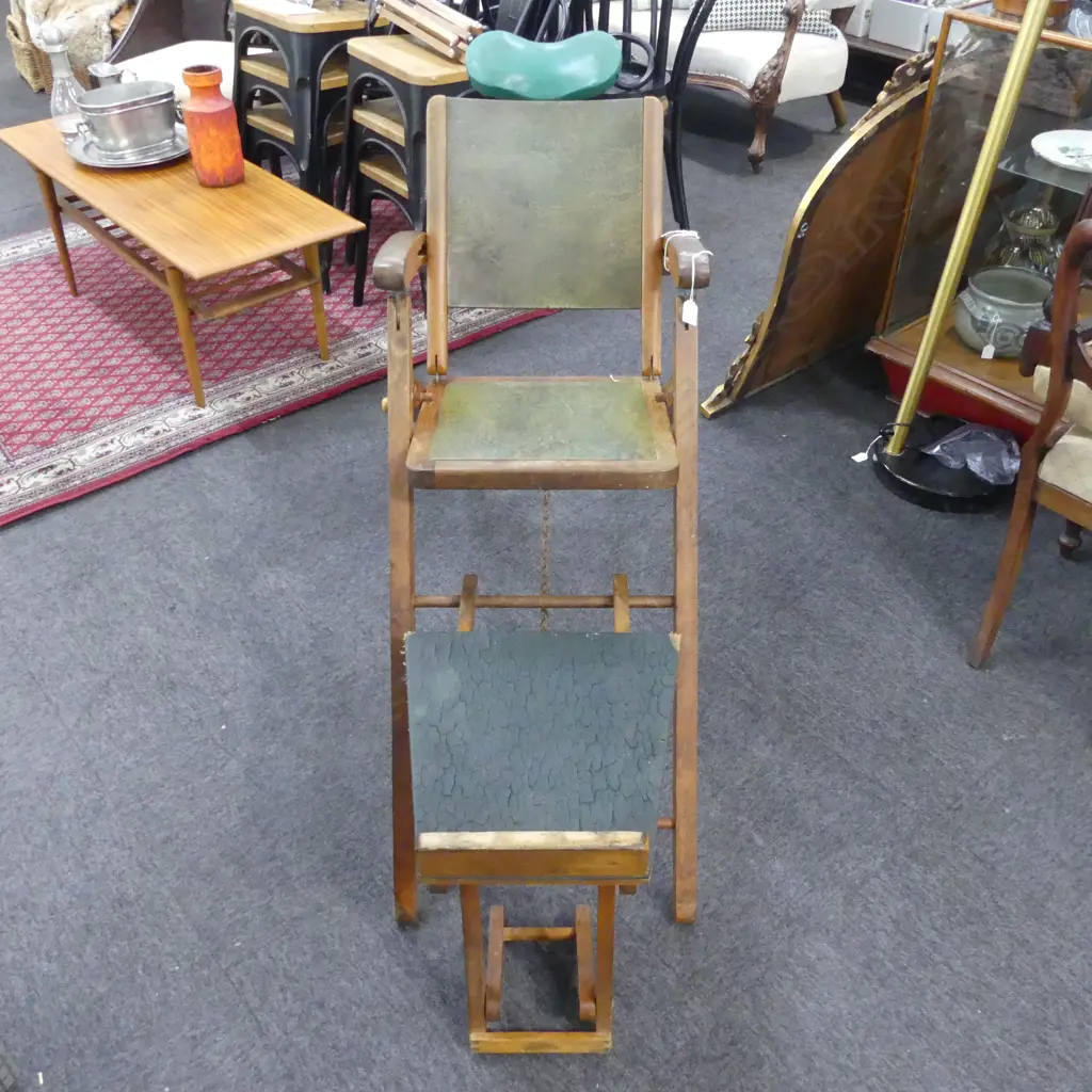 VINTAGE FOLDING DENTIST CHAIR w. STOOL H.1070mm Image 1++