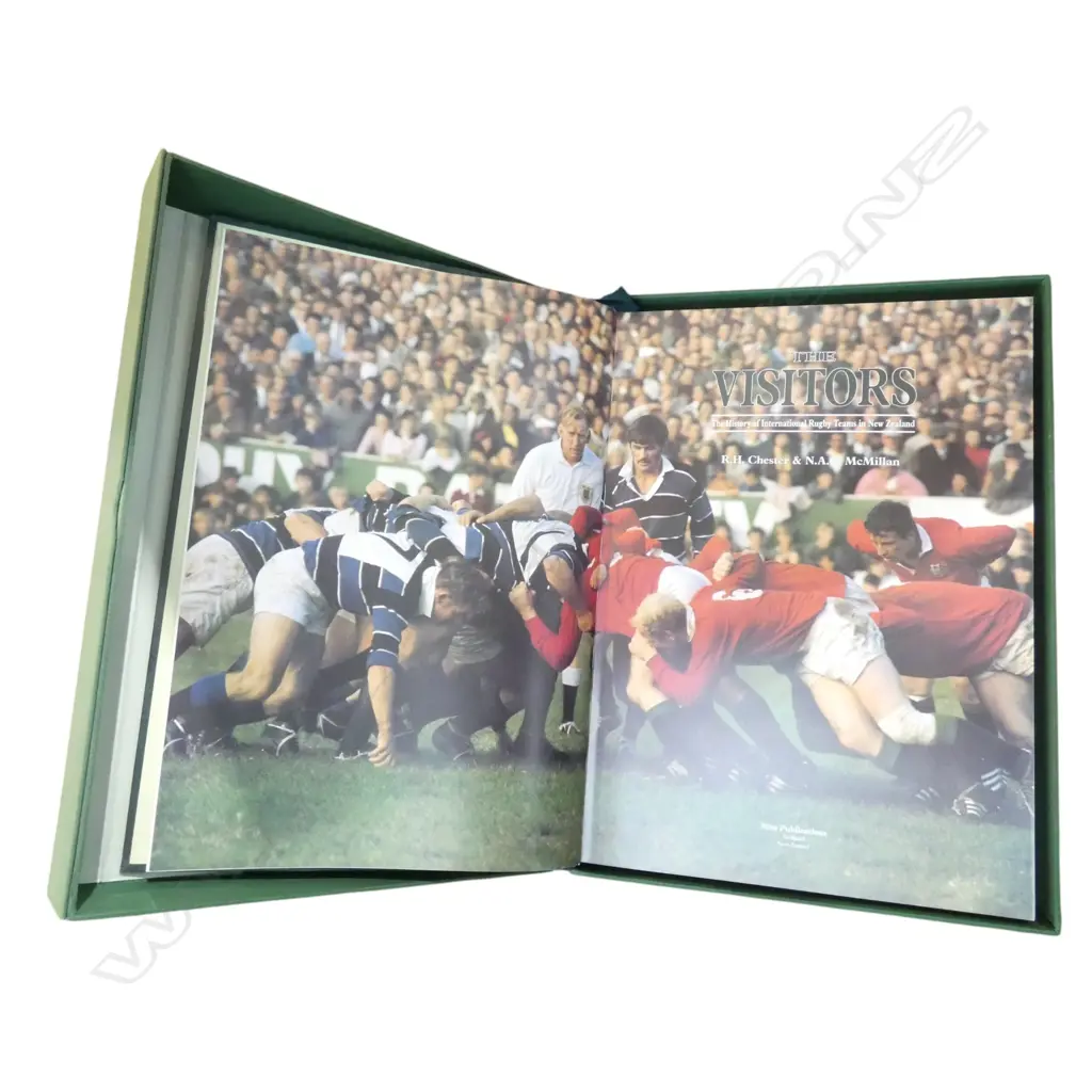 THE VISITORS - THE HISTORY OF INTERNATIONAL RUGBY TEAMS IN NEW ZEALAND, Ed. 503/1200, IN HARD CASE Image 1++