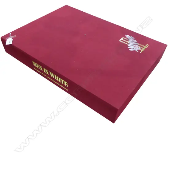 MEN IN WHITE - THE HISTORY OF NEW ZEALAND INTERNATIONAL CRICKET 1894 - 1985, Ed. 228/2000, IN HARD CASE & BOX