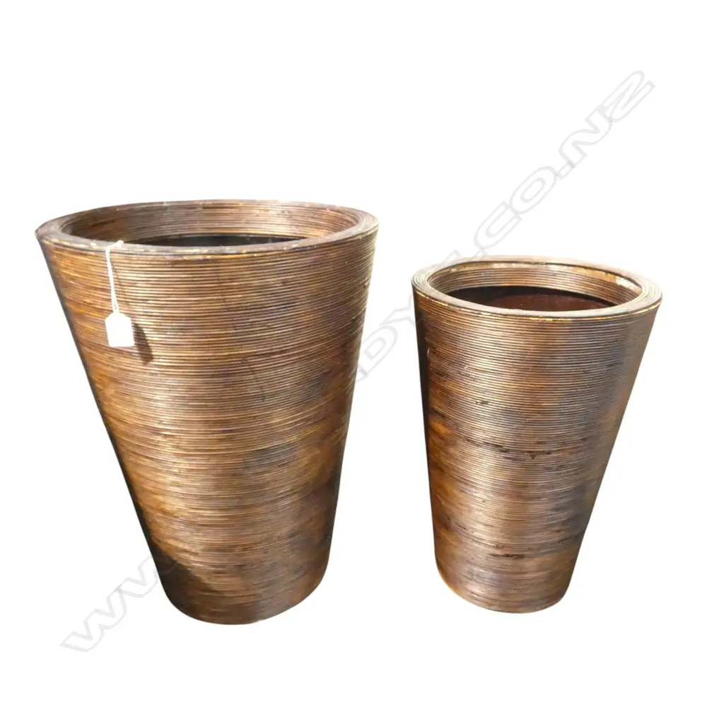 2 DECORATIVE PLANTERS faults H.560/490mm Image 1++